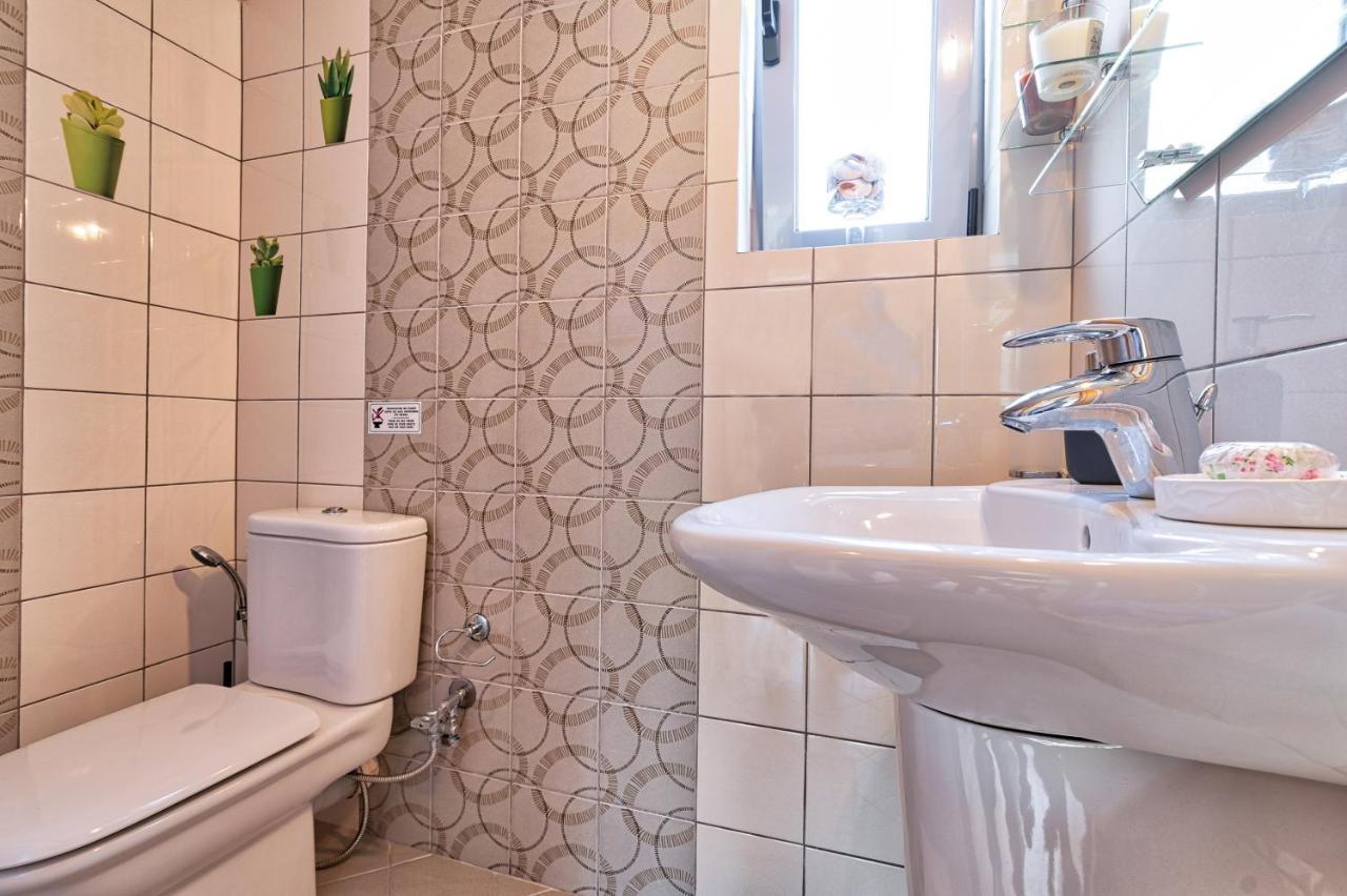 Elegant New Maisonette Near The Sea Aegina Екстериор снимка