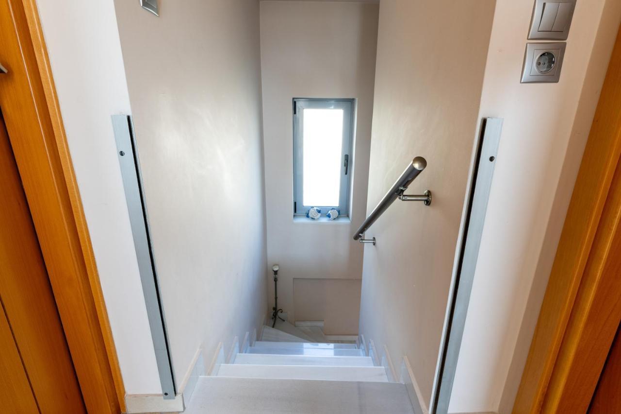 Elegant New Maisonette Near The Sea Aegina Екстериор снимка